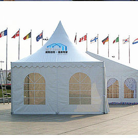 Совмещенная польза фестиваля деятельности при стенок французского окна шатра события пагоды