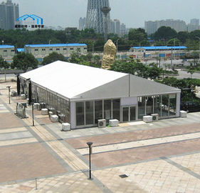 Белый легко разобранный шатер сени выставки для рекламировать событие