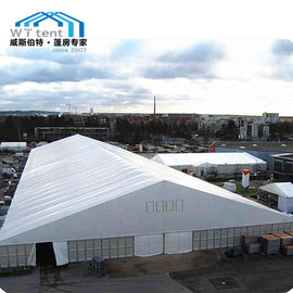 на открытом воздухе шатры выставки 40кс60 с ПВК огораживают емкость 2000 человек
